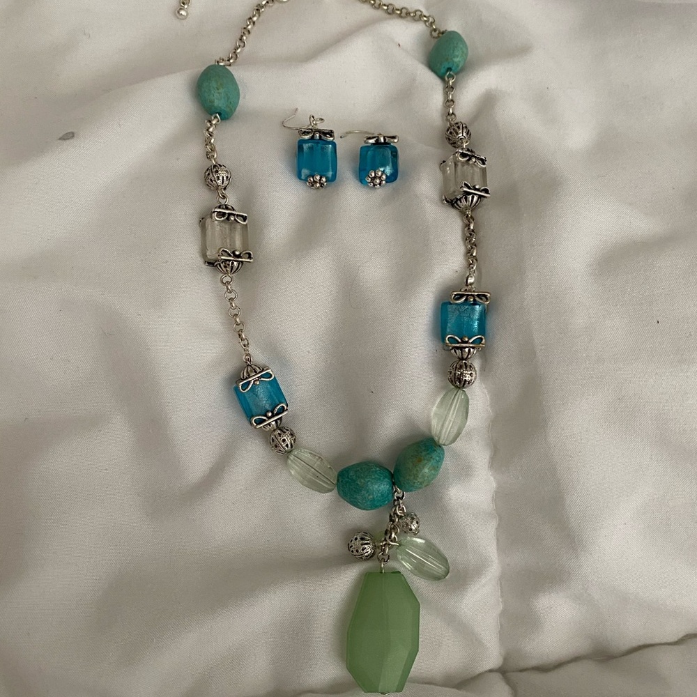 Necklace and earring set